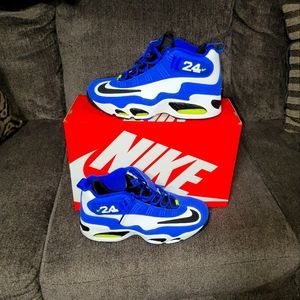 GRIFFEY AIR!